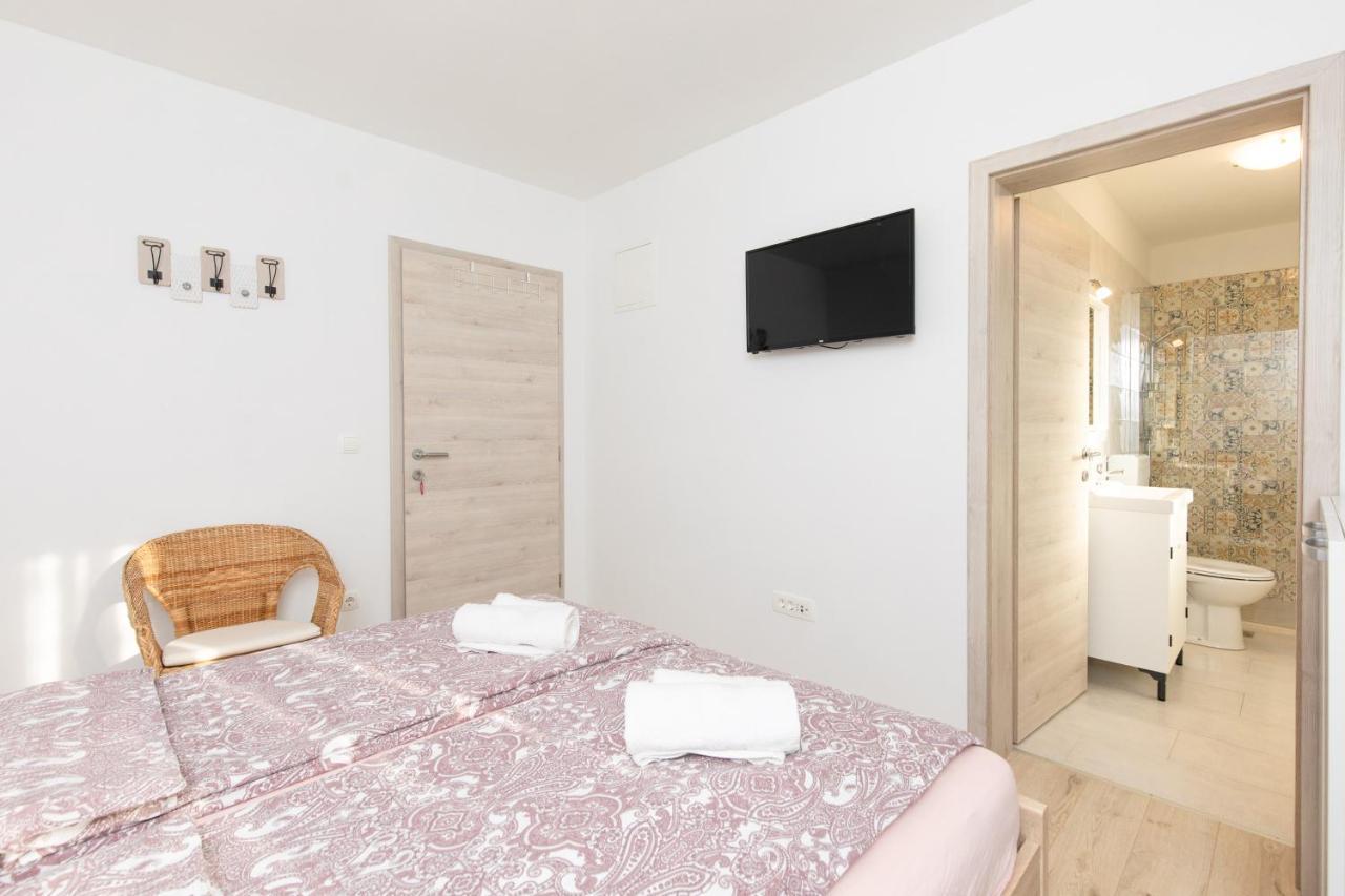 Apartments Brig Perfect Countryside Holiday! Krk Town Eksteriør bilde