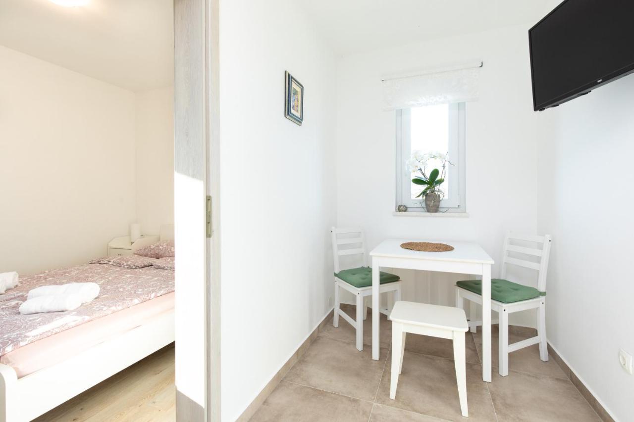 Apartments Brig Perfect Countryside Holiday! Krk Town Eksteriør bilde